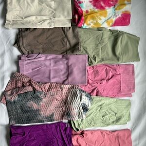 WOMENS ATHLETIC/WORKOUT SHORTS BUNDLE - SIZE LARGE - SCRUNCH BUTT